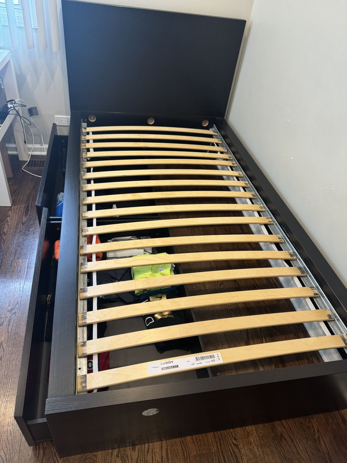 Twin bed