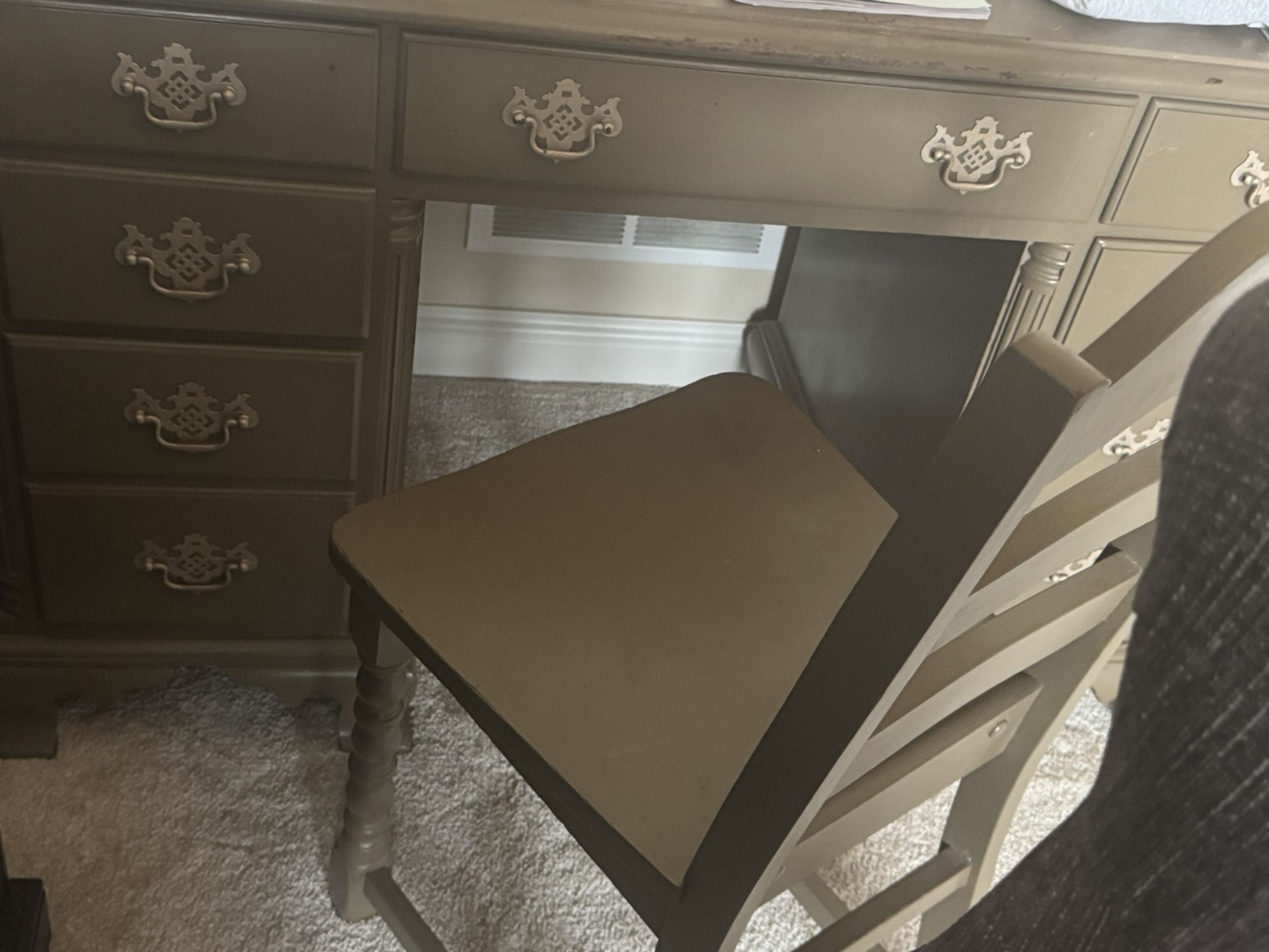 Olive green Vintage Deck With Chair 