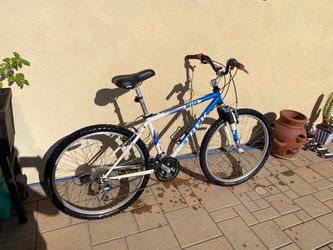 Trek 21-Speed 810 Steel Frame Mountain Bike