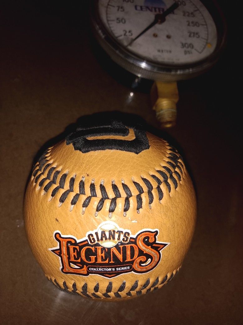 SF GIANTS LEGENDS Collectors Series Baseball Willie McCovey



