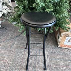 🪑 Folding Metal Stool – Black, Lightweight & Durable, NEW
