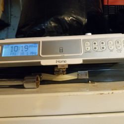 Ihome Under Cab Am Fm Tv And Dock