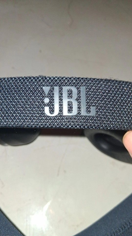 JBL Live 650BTNC