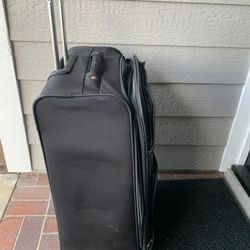 Samsonite Suitcase 19x30x12, With 4 Wheels—first $25 Cash Takes It 