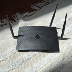 Motorola AC2600 4x4 WiFi Smart Gigabit Router with Extended Range, Model MR2600