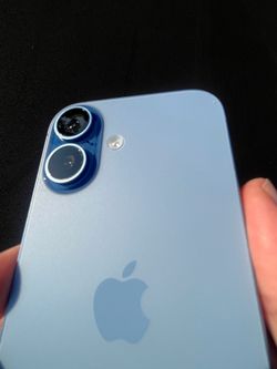 Blue iPhone 17 - 256 GB Unlocked