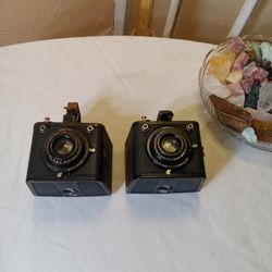 2 Vintage Kodak Photo Camera Flash Brownie Made In USA SIX 20 Untested SoldAsIs
