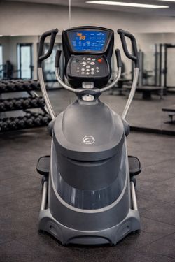 Octane Fitness Q37 Elliptical – Commercial Grade – Excellent Condition – Home Gym