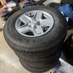 JEEP Wheels And Tires Less Than 50 Miles On Them