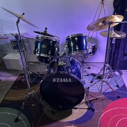 Beautiful Set Of Drums Set