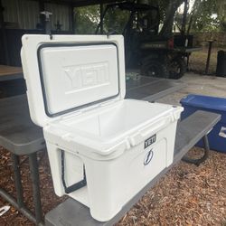 Yeti cooler 
