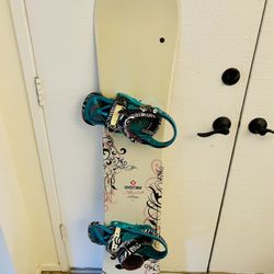 149cm Women’s Snowboard with Bindings