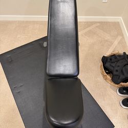 Fitness Gear ADJUSTABLE WEIGHT BENCH  barely used