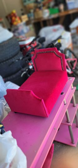 Barbie or doll bed/ cama para muñecas