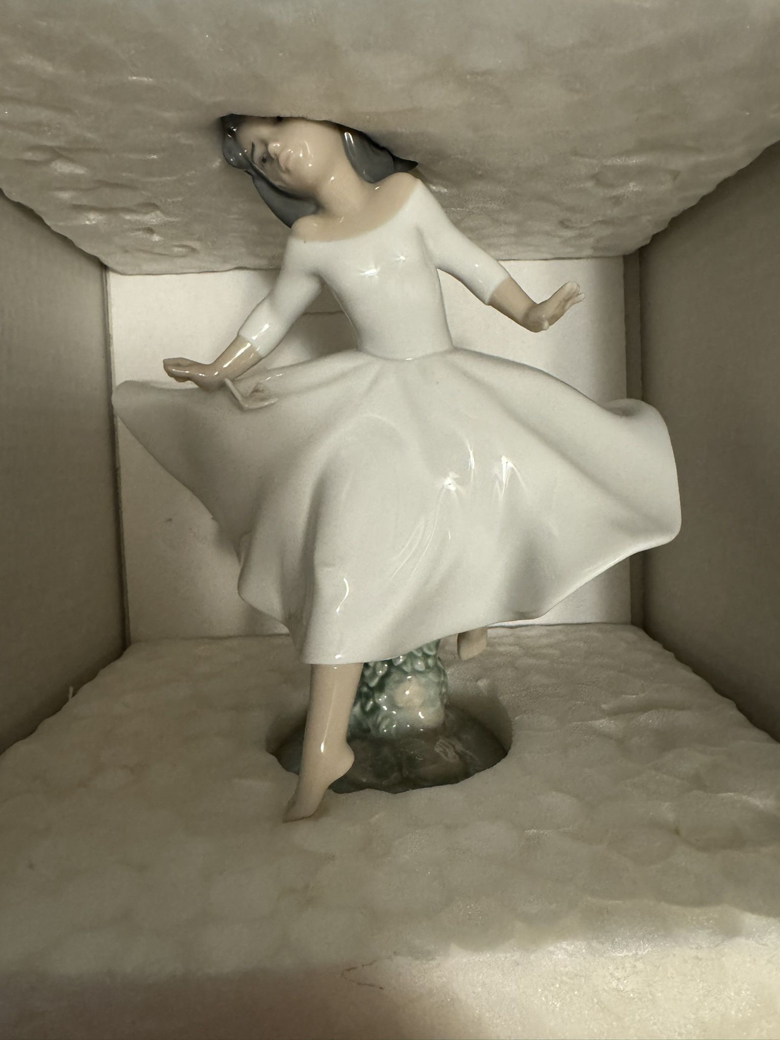Lladro - Spirit Of Youth