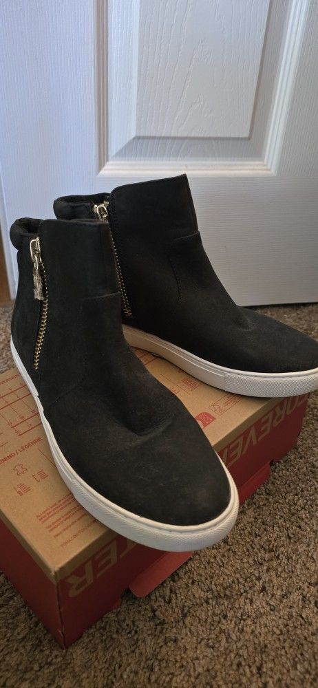 Black Suede Booties. Women's Sz 7.5M