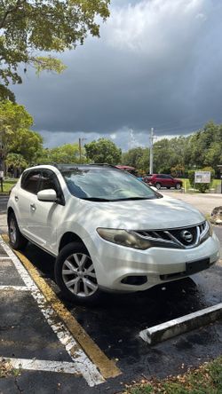 Nissan Murano SUV White