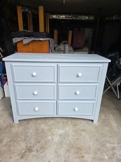Dresser 6-Drawer Wood Refinished
