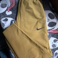 NIKE Men’s Dri-Fit Pants 