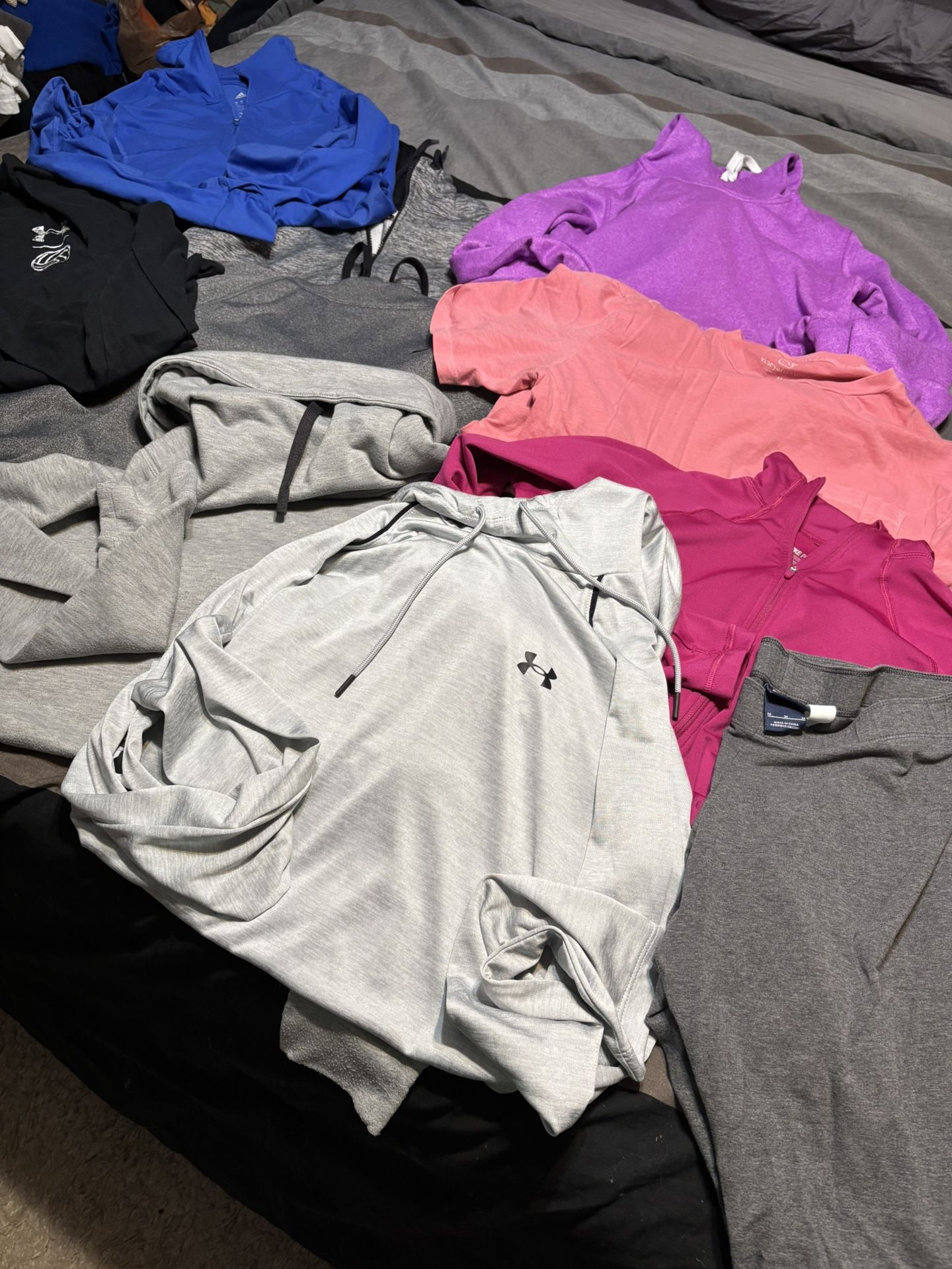 Like New Womens Size Medium Brand Name Lot