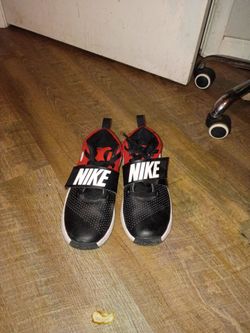 Nike size 7 y