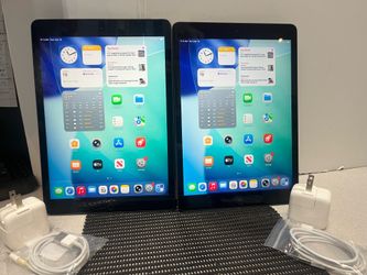 Lot of 2 Apple iPad 8th Gen 32GB WiFi+Cellular UNLOCKED 10.2” iPad—Space Gray iOS 26 complete