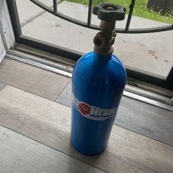 Noz Tank 