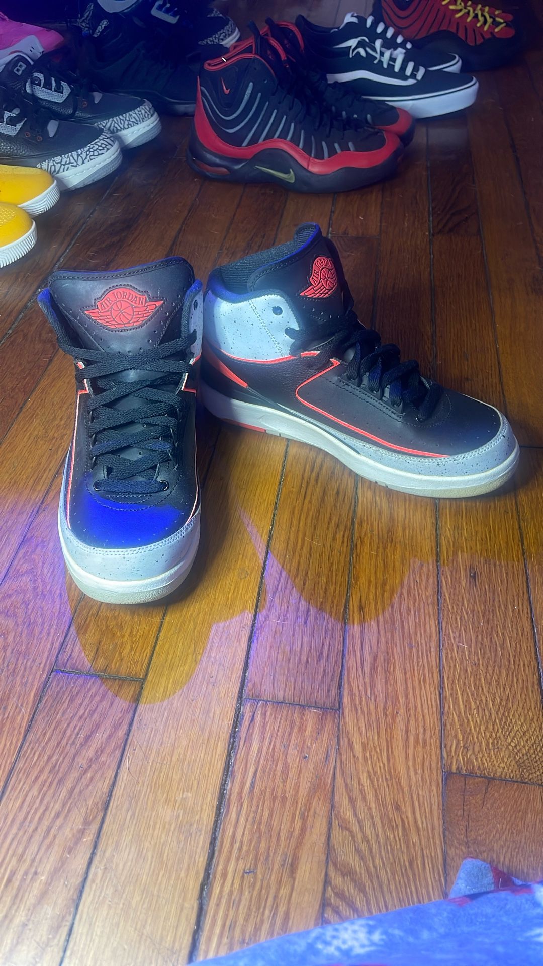 Air Jordan Retro 2 Size 6.5 Y