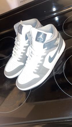 Jordan 1 mid