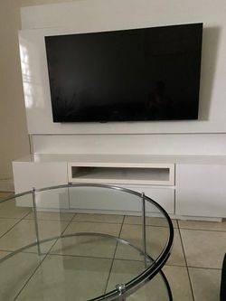 Mueble para  colocar el tv. Con 4 compartimiento . Oferta !!