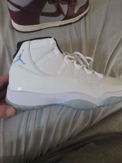 Combo pack sneakers used and unworn