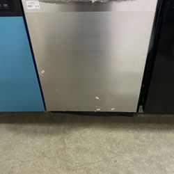 Frigidaire  FDPH4316AS 24 Inch Fully Integrated Dishwasher with 14 Place Settings Ding/dent with full factory warranty National Appliance Liquidators 