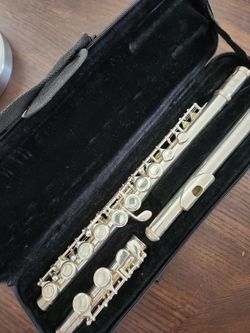 Etude Model 200 student flute