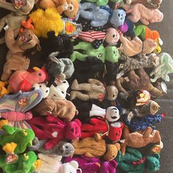 Lot Of 38 beanie babies 