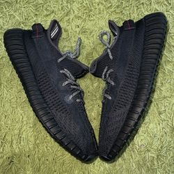 CLEAN Adidas Yeezy 350 V2 Black (Non-Reflective) Size 12 NO BOX
