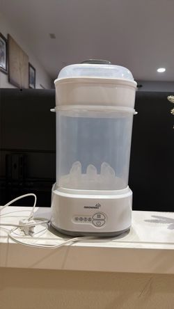 Grownsy Compact Baby Bottle Sterilizer and Dryer with Fast Sanitization