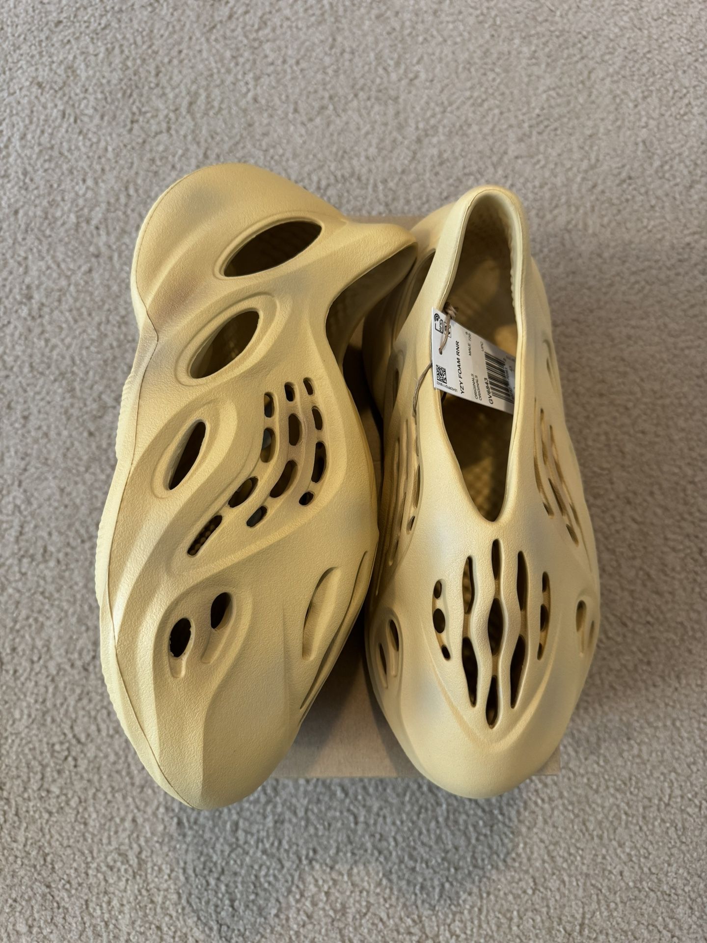 Adidas Yeezy Foam RNR 'Desert Sand' Size 9