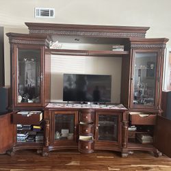 Entertainment Center/ Tv Cabinet 