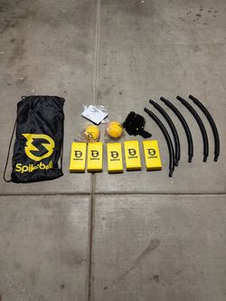 Spikeball Set – Complete Set with 2 Balls – Great Condition