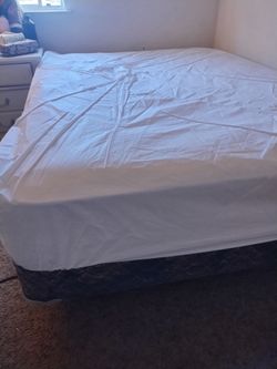 Mattress cover, vinyl, no rip or tears