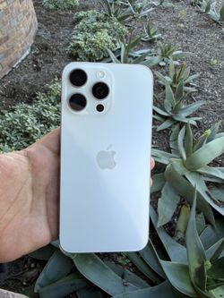 iPhone 15 Pro Max Unlocked