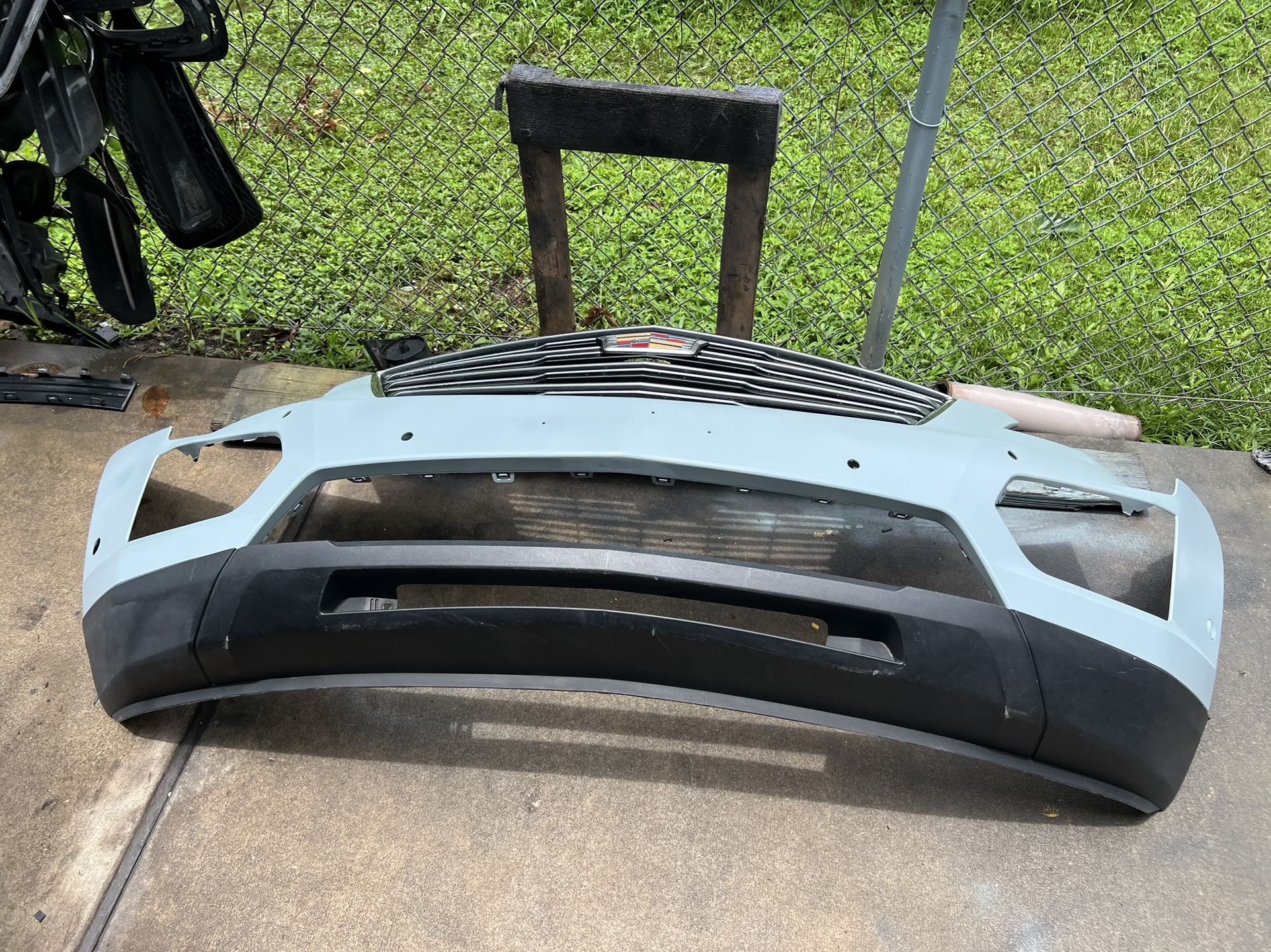 2017-2020 Cadillac XT5 Front Bumper Used Oem 