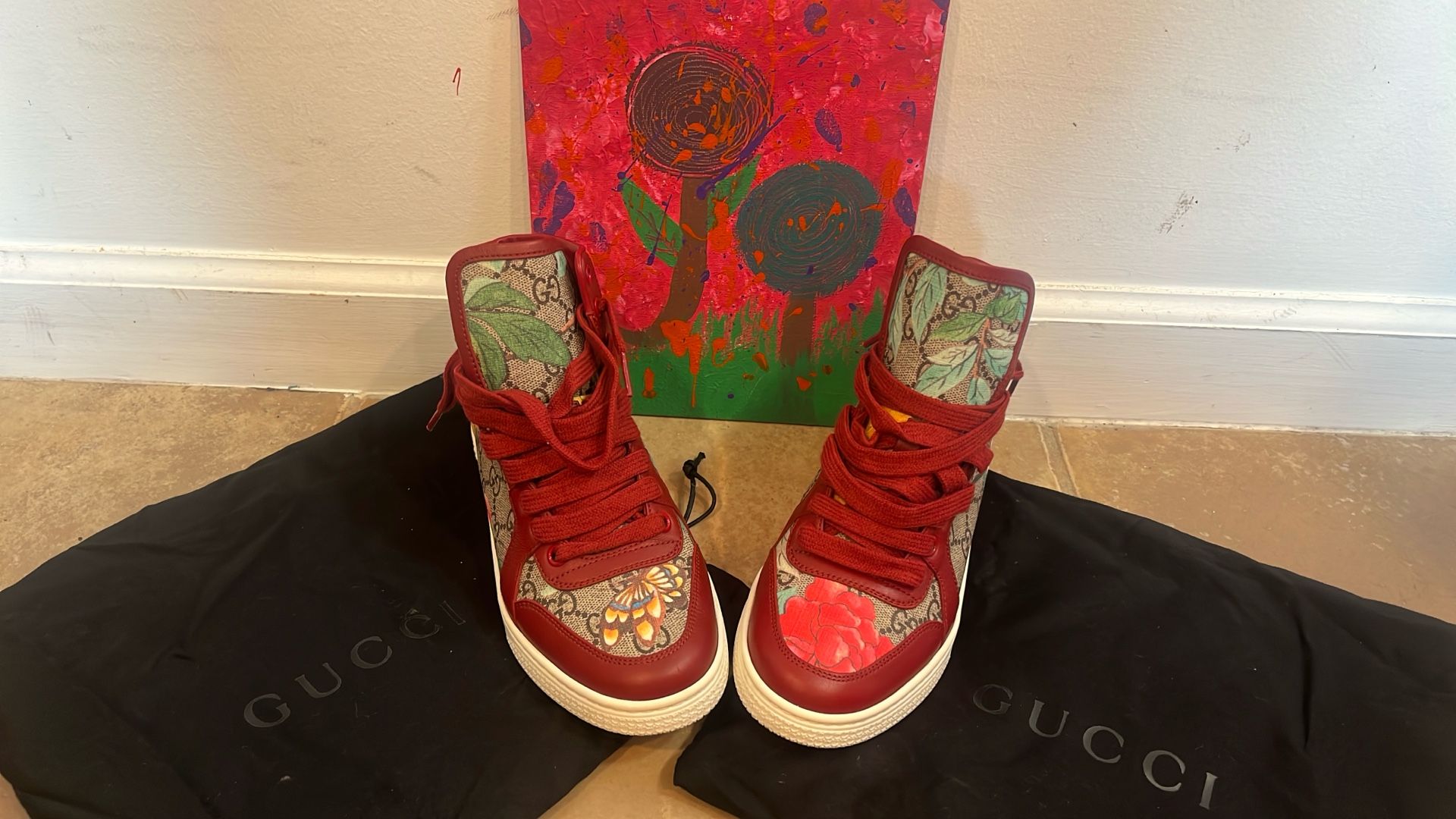 GUCCI SNEAKERS- ORIGINAL- SIZE 35- $350