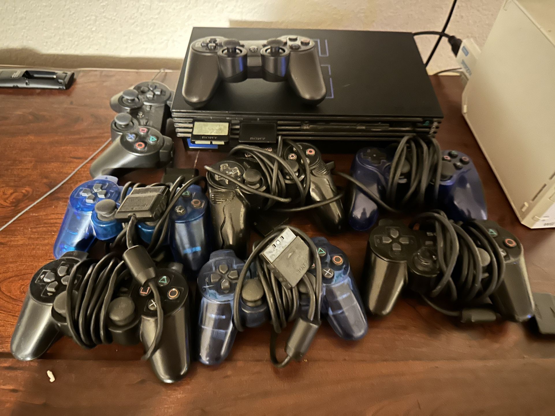 Ps2 Bundle 6 Controllers , 2 Memory Cards 