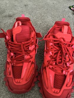 Balenciaga tracks red