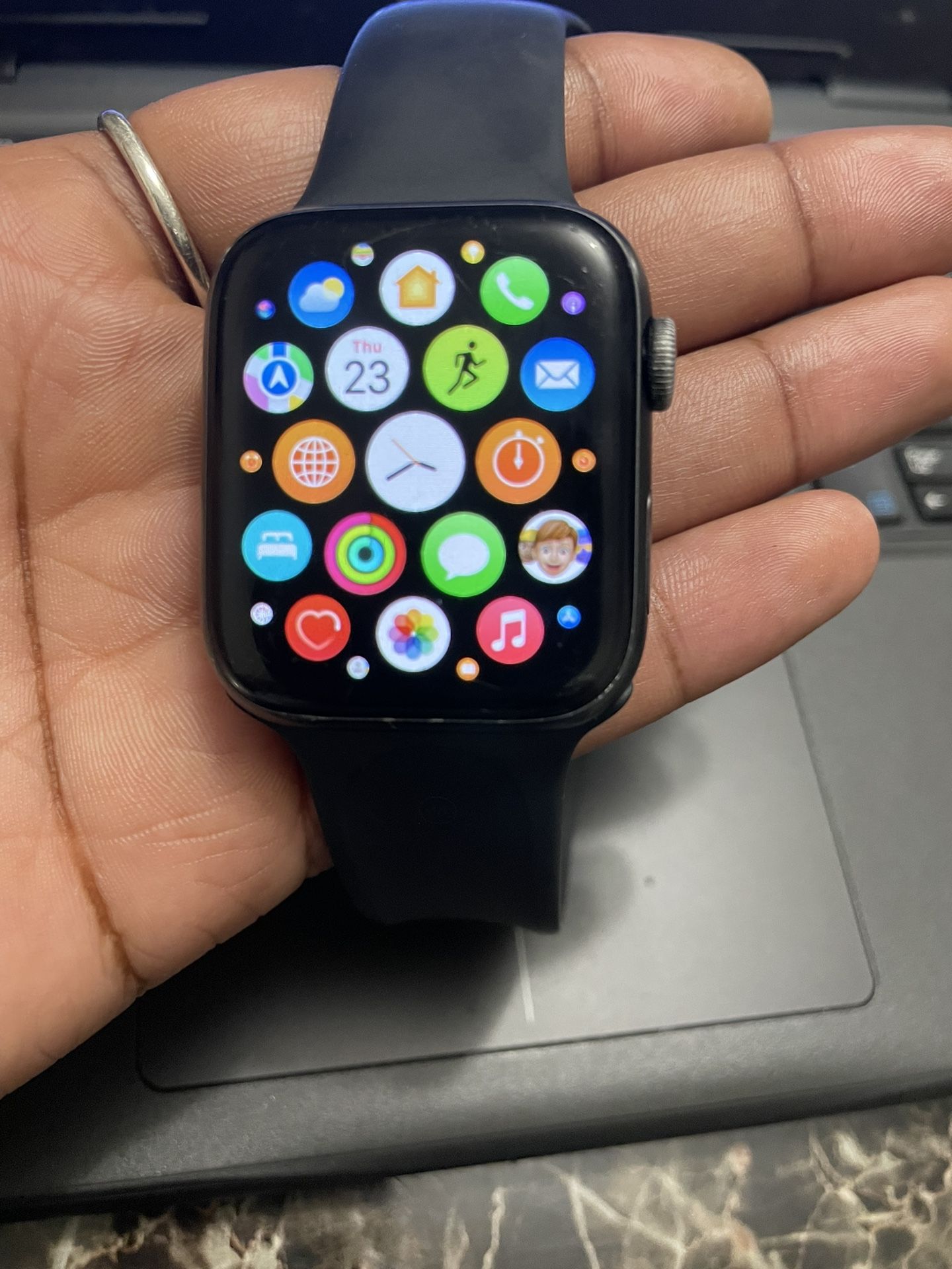 Apple Watch Series 4 44mm for Sale in Texas City, TX - OfferUp