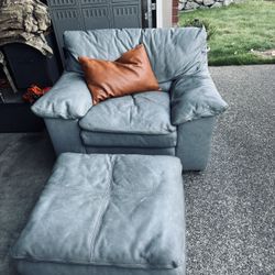 Lounge Chair XL and Ottoman