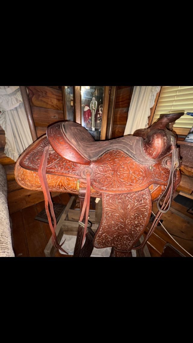 Beautiful Western Saddle