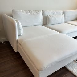 White Sectional w/ Chaise
