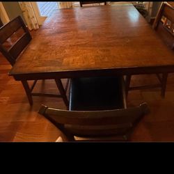 Breakfast Table - Counter Height 